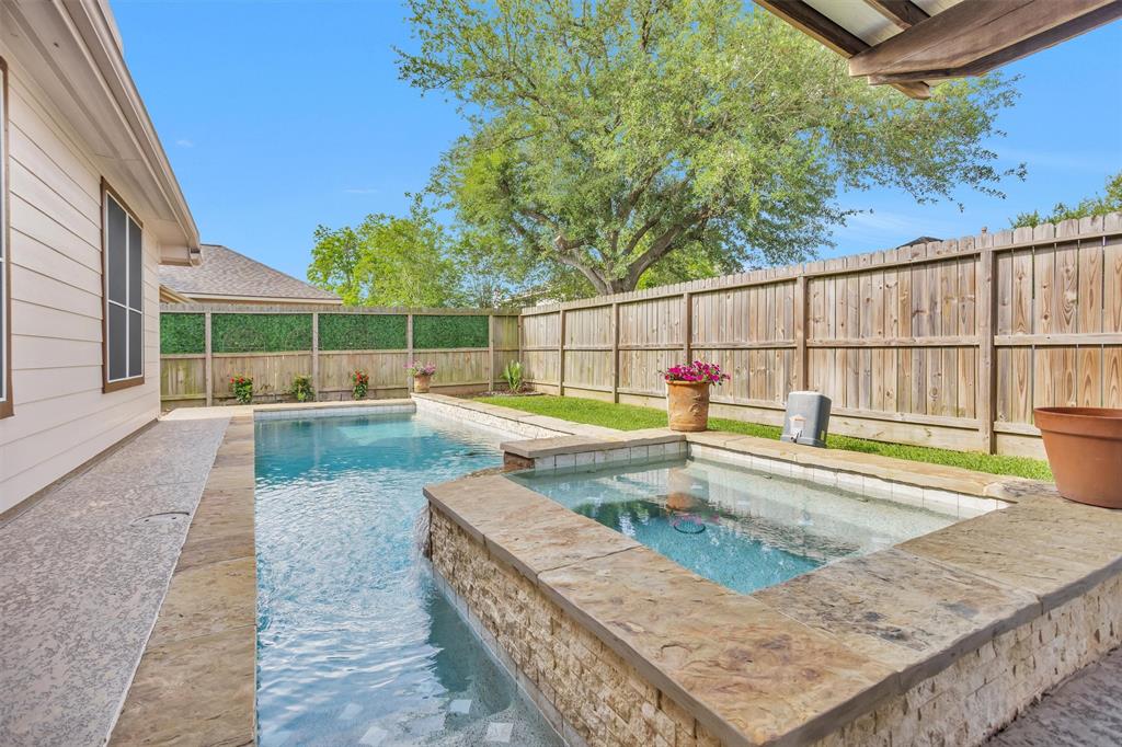 201 Cedar Lake Drive, League City, Texas image 3