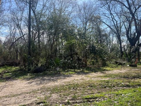 Photo of 1722 Strawn Road, Houston, TX 77039 (MLS # 43907357)