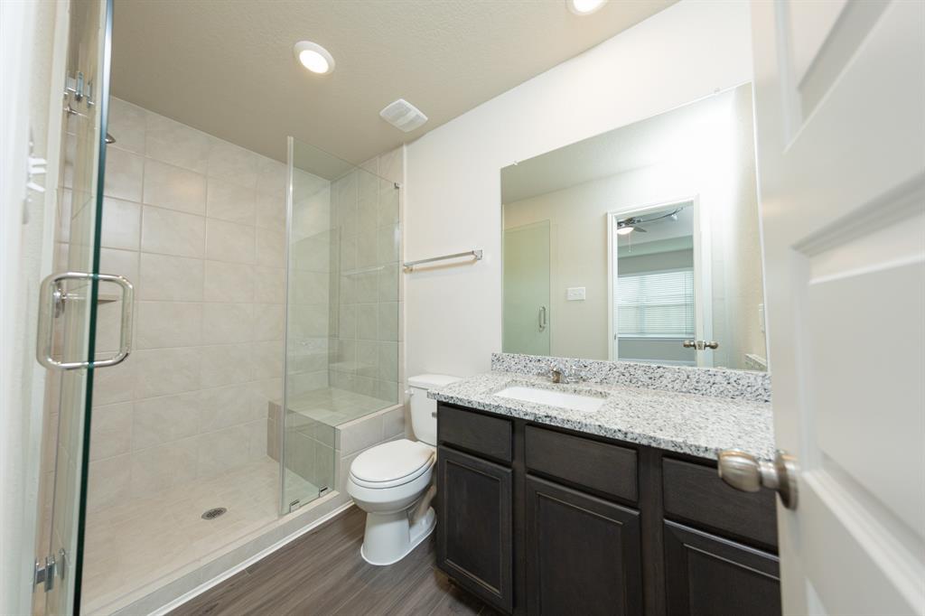 5130 Shelby Katherine Drive, Rosharon, Texas image 12