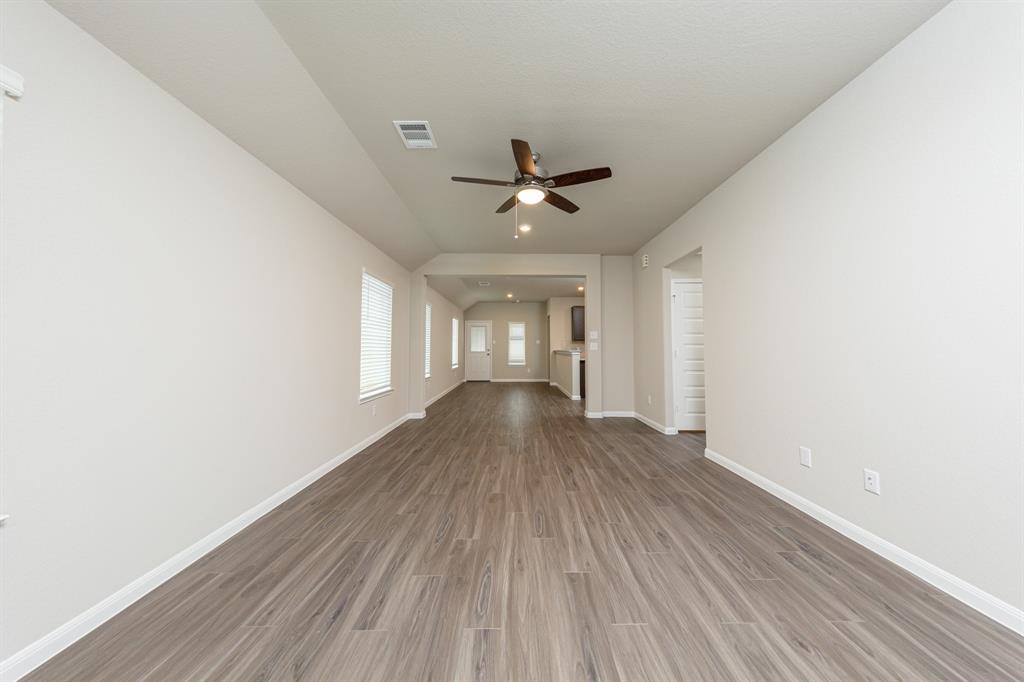 5130 Shelby Katherine Drive, Rosharon, Texas image 4