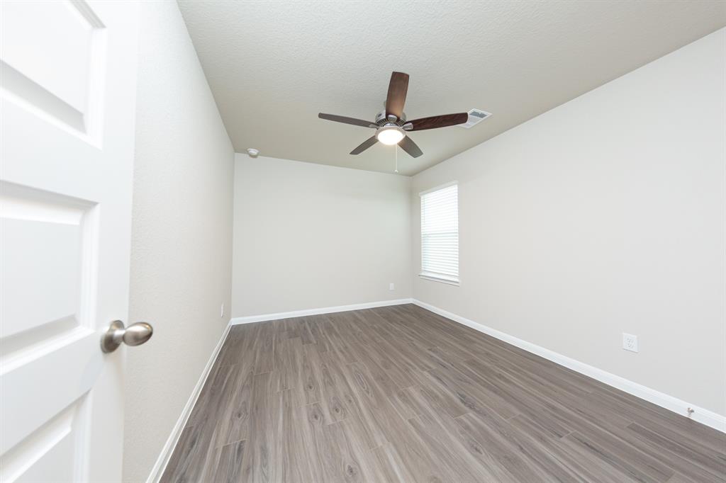 5130 Shelby Katherine Drive, Rosharon, Texas image 14