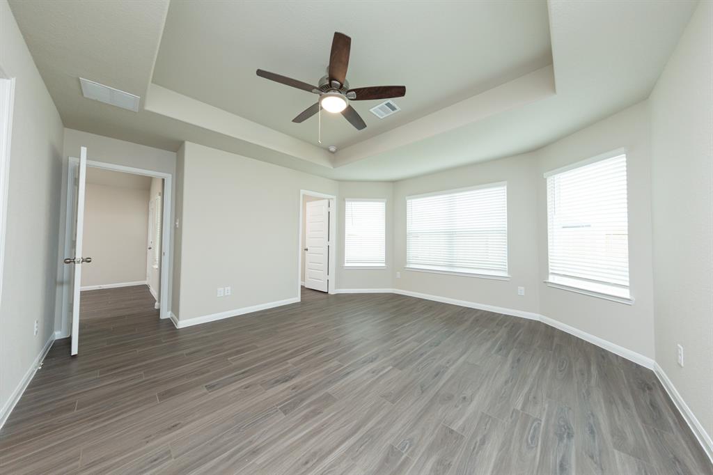5130 Shelby Katherine Drive, Rosharon, Texas image 9