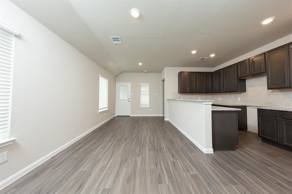 5130 Shelby Katherine Drive, Rosharon, Texas image 6