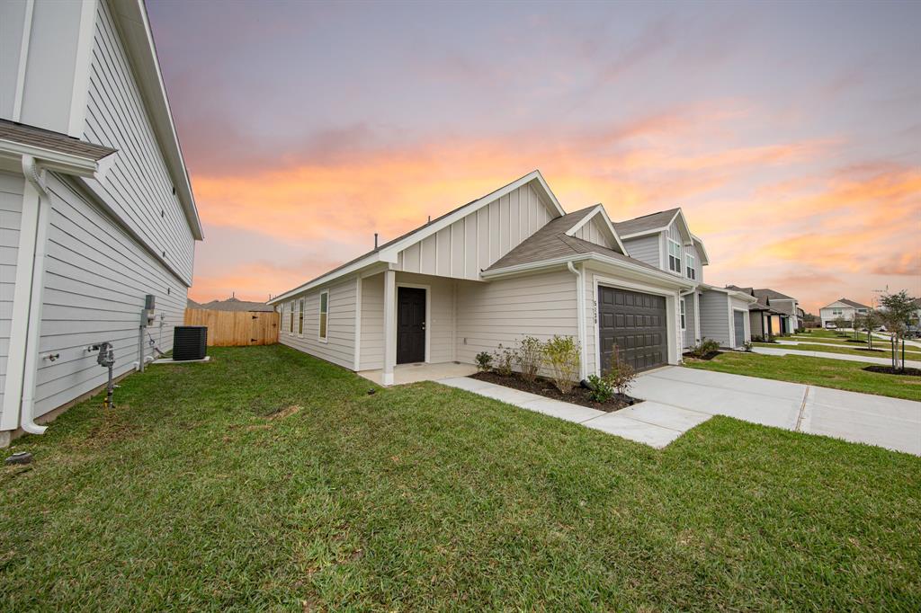 5130 Shelby Katherine Drive, Rosharon, Texas image 3