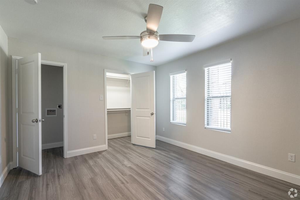 1600 Avenue M 203