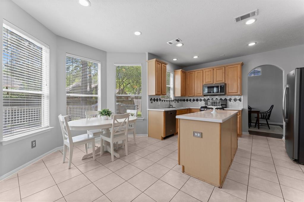50 S Willow Point Circle, The Woodlands, Texas image 11