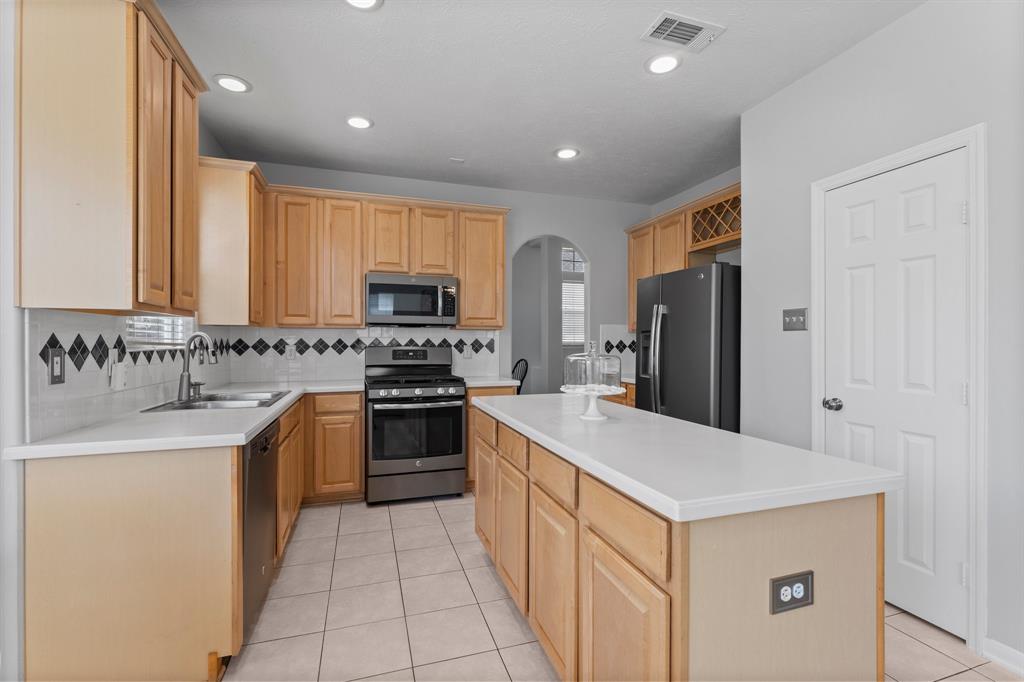 50 S Willow Point Circle, The Woodlands, Texas image 12