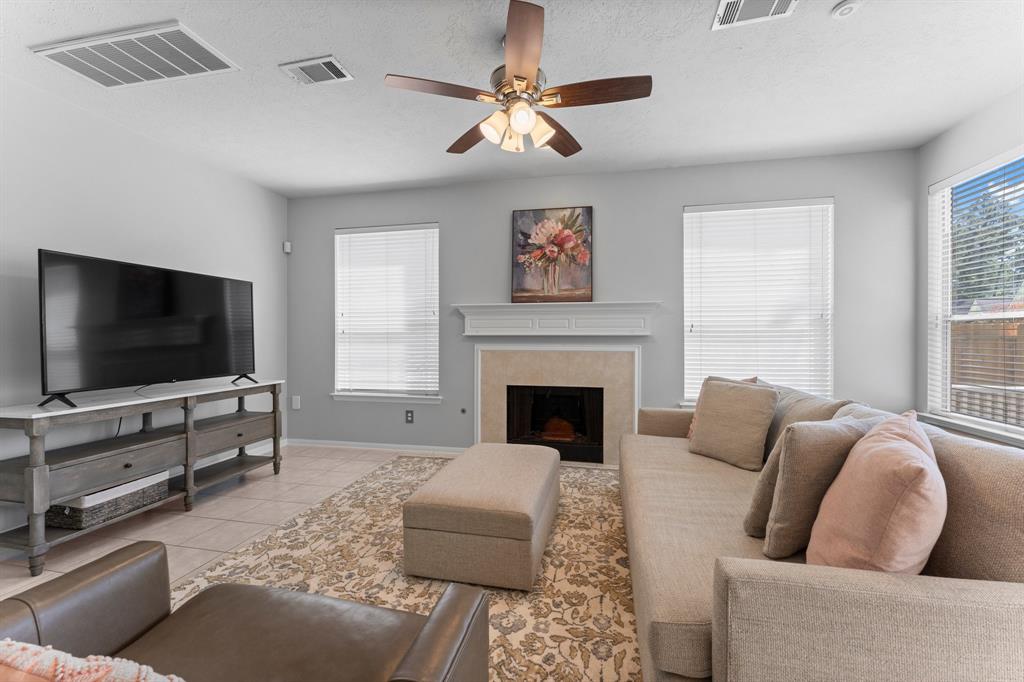 50 S Willow Point Circle, The Woodlands, Texas image 9