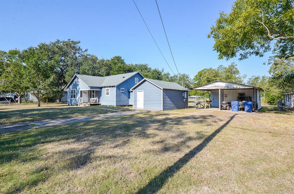 401 Burns Avenue, Eagle Lake, Texas image 2