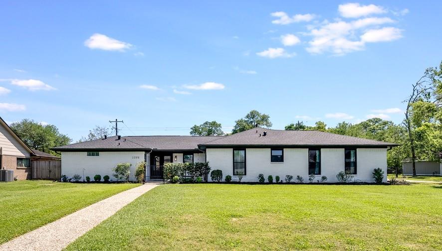 2209 Acacia Street, League City, Texas image 1
