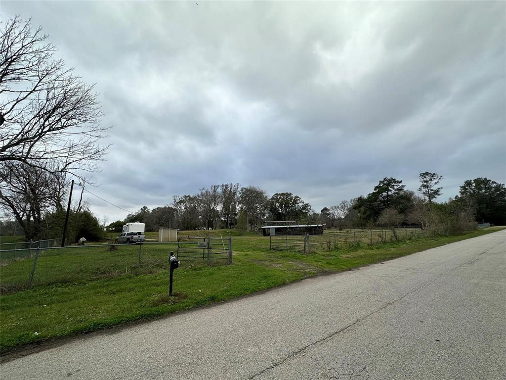 111 County Road 1333, Liberty, Texas image 9