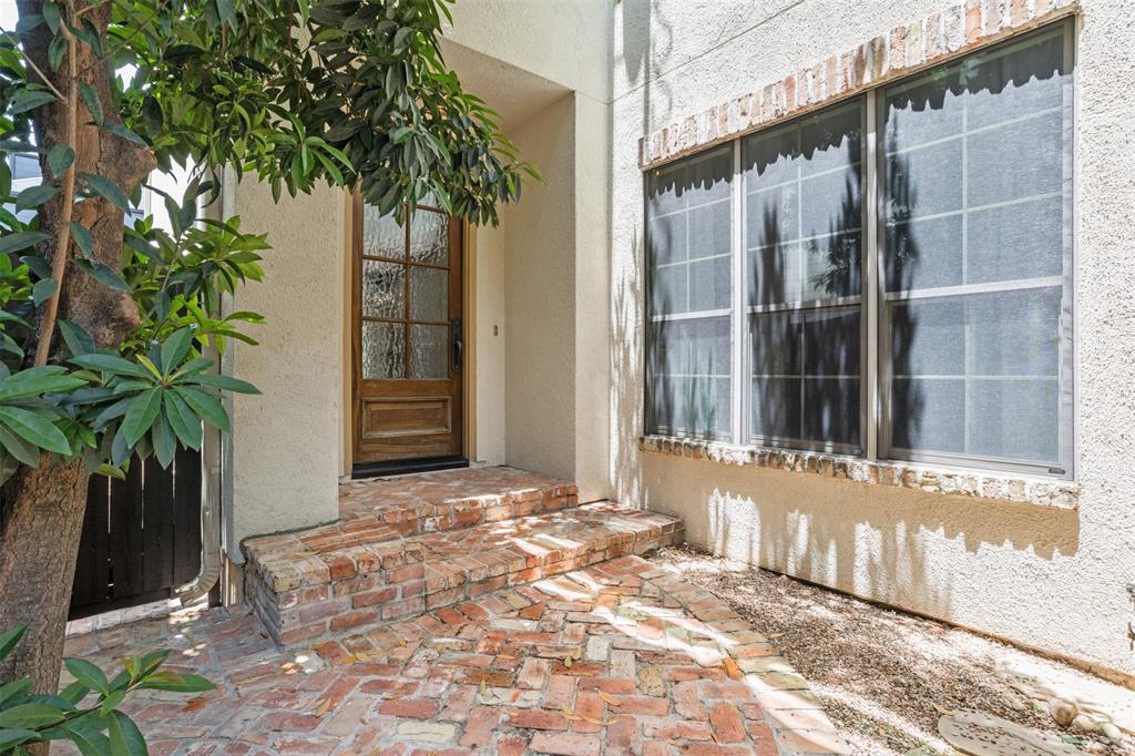 2224 Morse Street