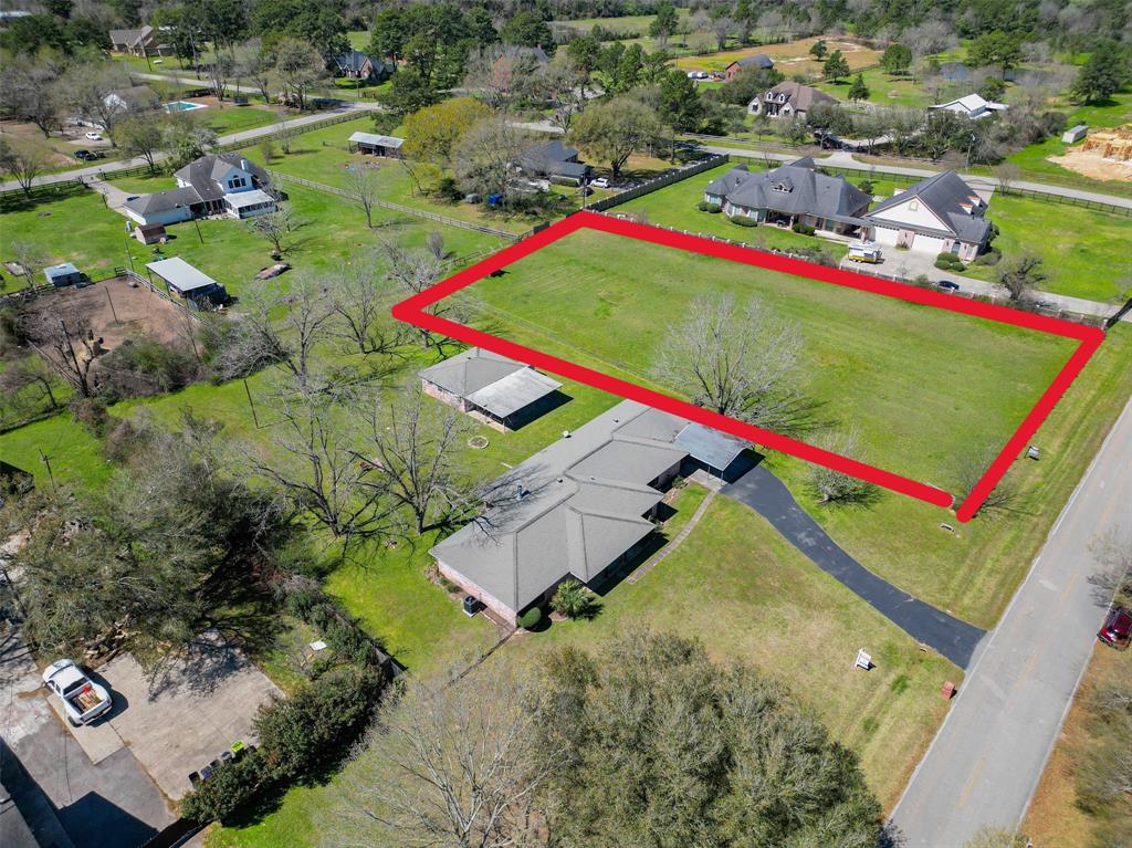 26007 Fountaine Bleau Drive, Tomball, Texas image 2