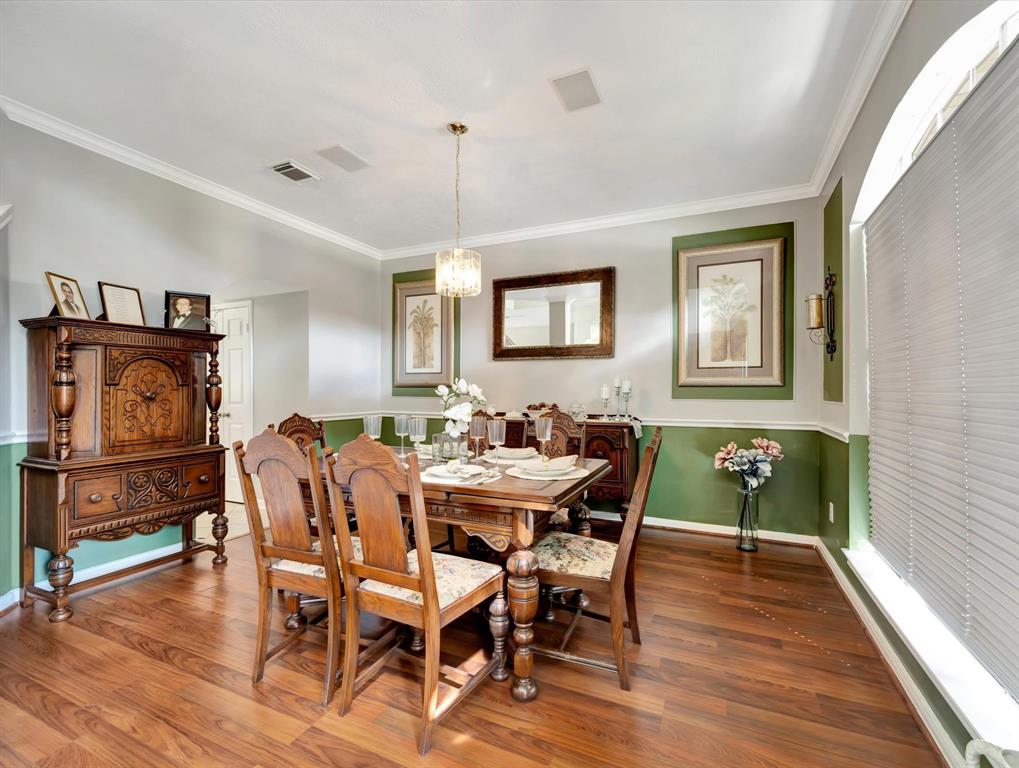 1814 Oak Cluster Circle