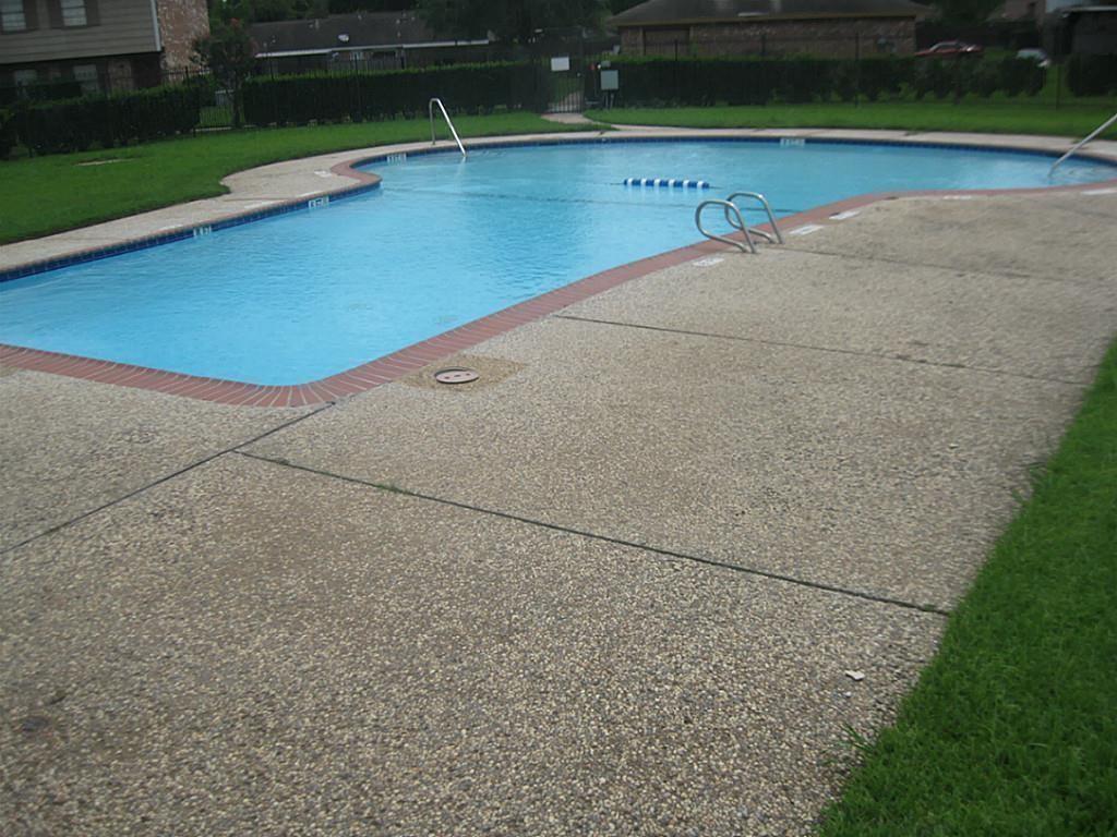 6845 Chasewood Drive, Missouri City, Texas image 12