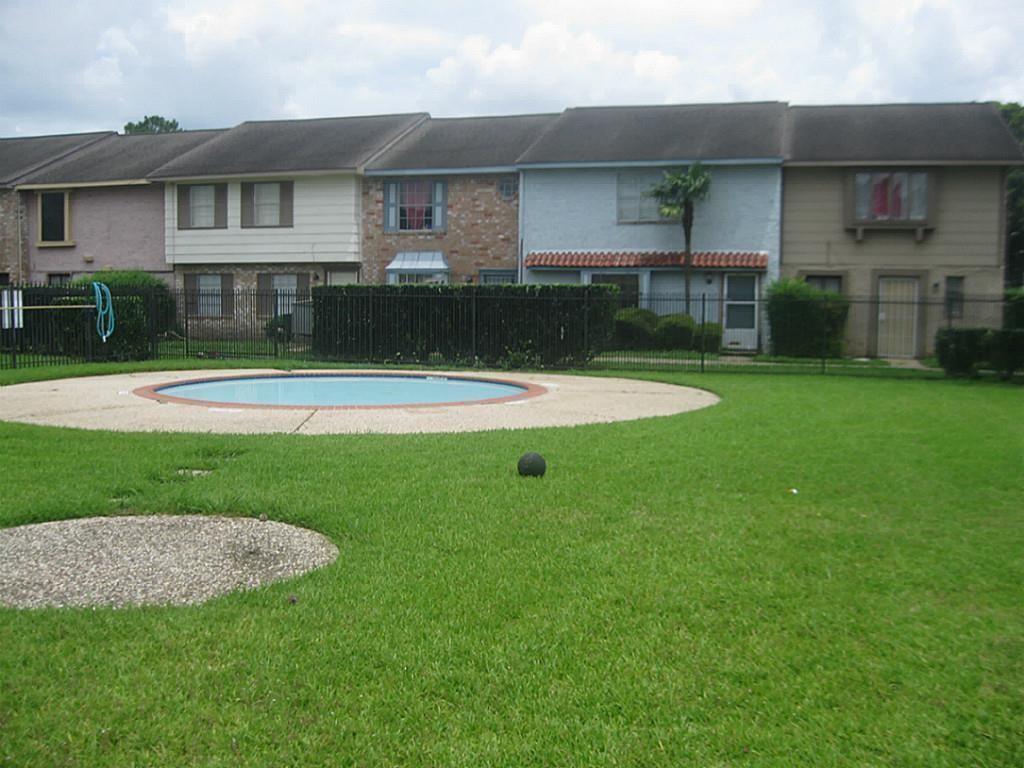 6845 Chasewood Drive, Missouri City, Texas image 11