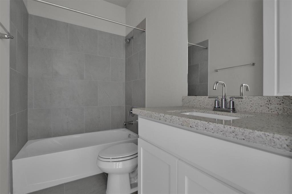 2822 Sapphire Hills Drive, Iowa Colony, Texas image 39