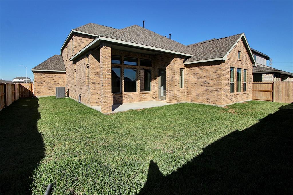 2822 Sapphire Hills Drive, Iowa Colony, Texas image 31