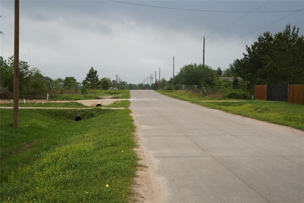 125 County Road 3552 Road, Cleveland, Texas image 3