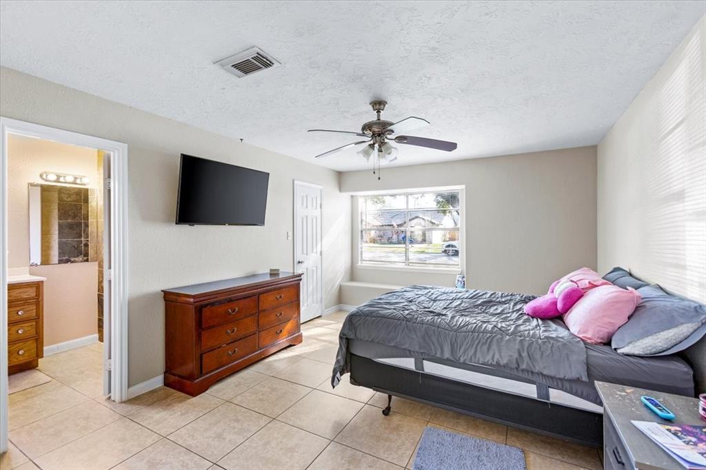 1426 Brookwood Court, Seabrook, Texas image 20