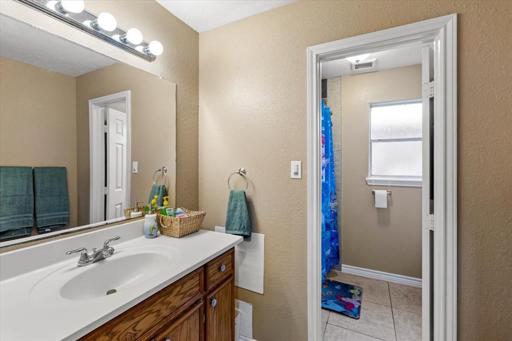 1426 Brookwood Court, Seabrook, Texas image 30