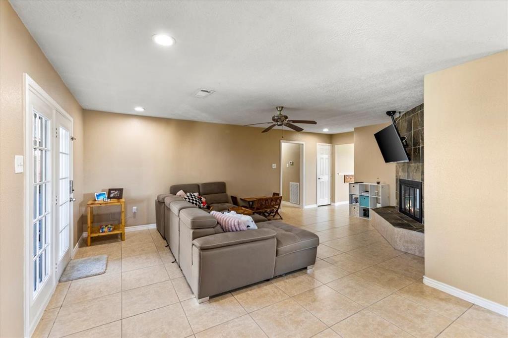 1426 Brookwood Court, Seabrook, Texas image 18