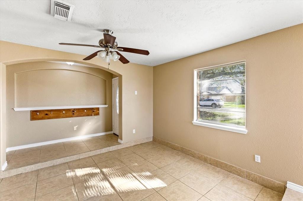 1426 Brookwood Court, Seabrook, Texas image 9
