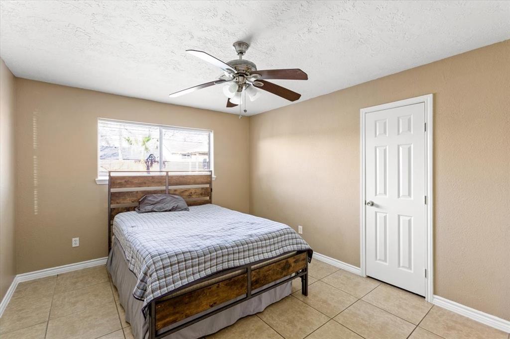 1426 Brookwood Court, Seabrook, Texas image 25