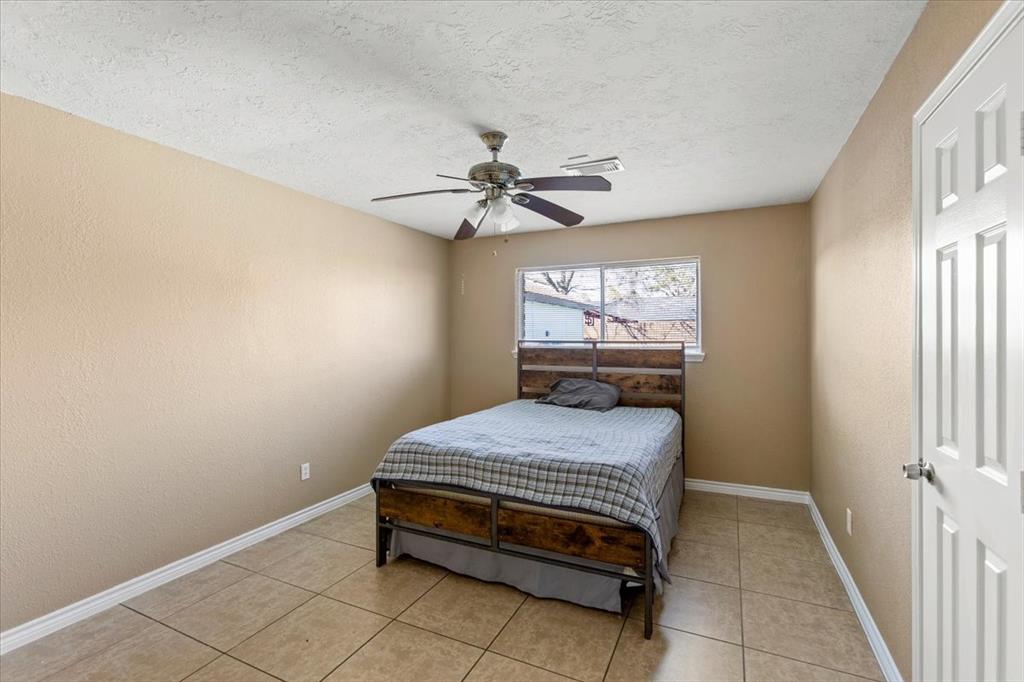 1426 Brookwood Court, Seabrook, Texas image 24