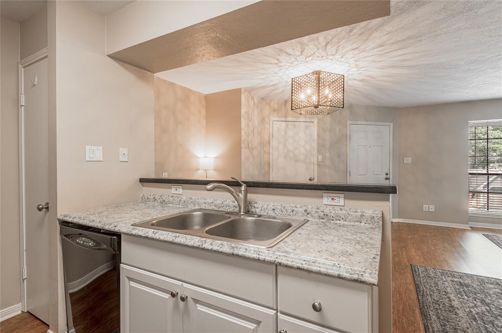 2401 Sycamore Avenue #D7, Huntsville, Texas image 16
