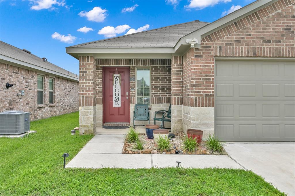 16592 Lonely Pines Drive, Conroe, Texas image 4