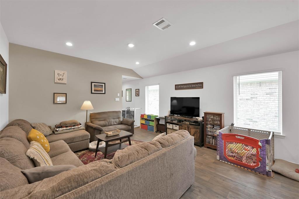 16592 Lonely Pines Drive, Conroe, Texas image 6