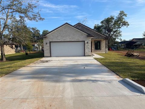 A home in Brazoria