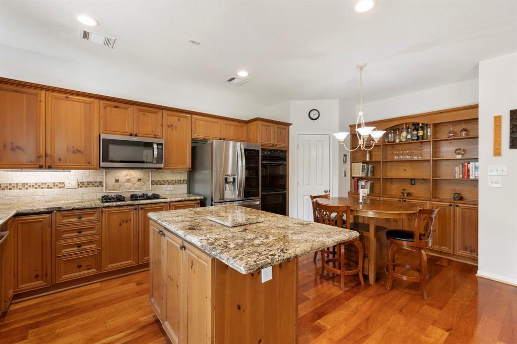 14 S Piney Plains Circle, The Woodlands, Texas image 12