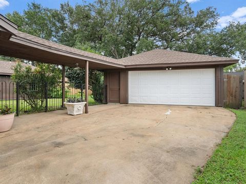 Single Family Residence in Houston TX 15510 Penn Hills Lane 32.jpg