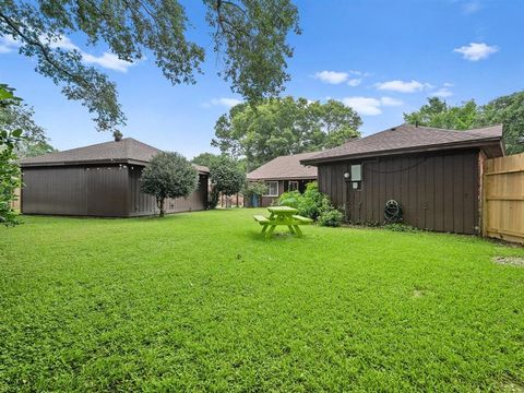Single Family Residence in Houston TX 15510 Penn Hills Lane 30.jpg