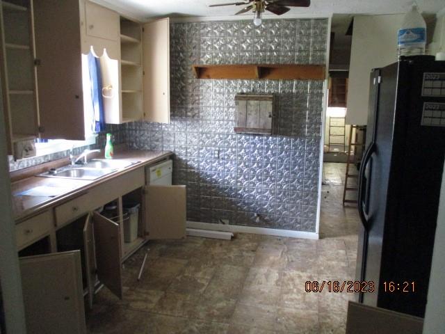 Photo 5 of 11 of 219 E Dumble Street house