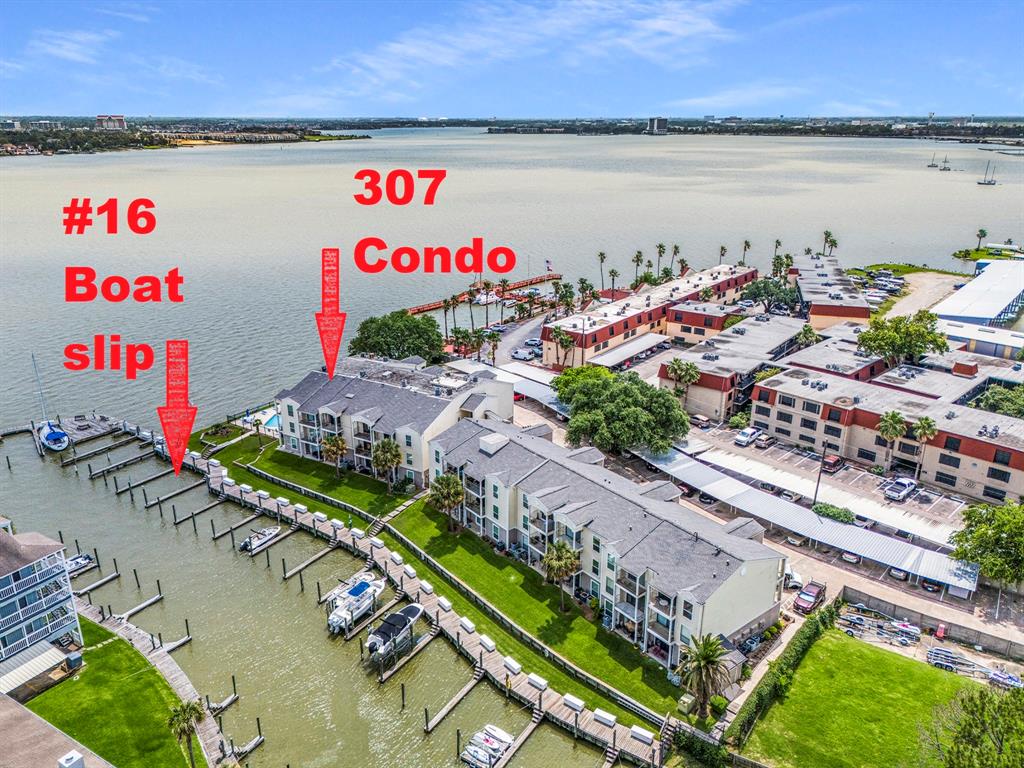 307 Yacht Club Lane #307, Seabrook, Texas image 1