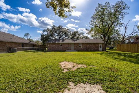 A home in Angleton