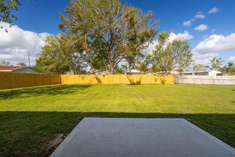 A home in Angleton