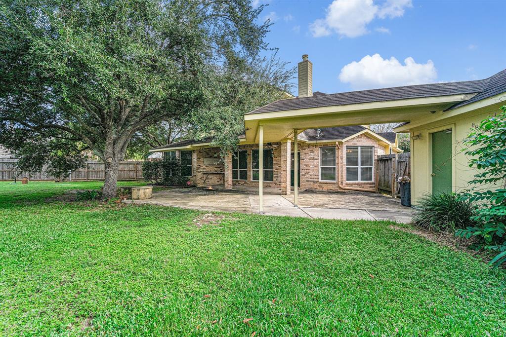 2370 Autumn Mist Court, League City, Texas image 26