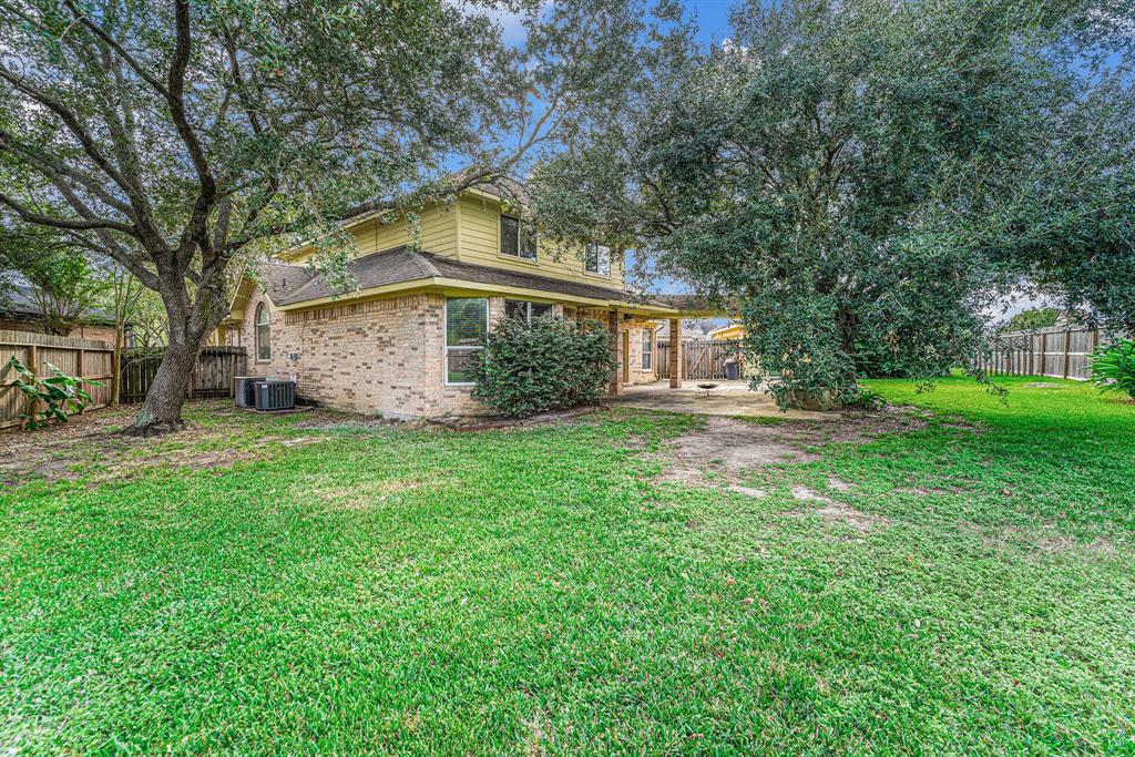 2370 Autumn Mist Court, League City, Texas image 27