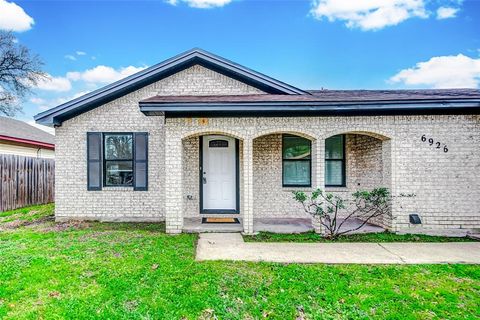 Single Family Residence in Houston TX 6926 Peyton Street 3.jpg