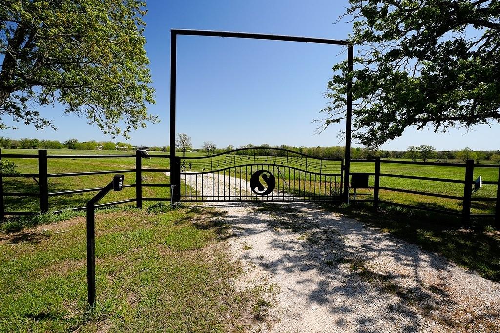 5411 N State Highway 95, Flatonia, Texas image 2