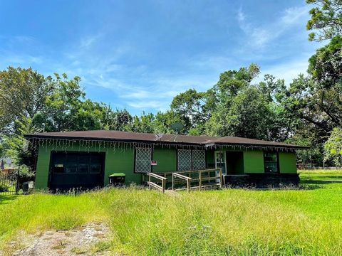 Photo of 2212 Rugeley Street, Bay City, TX 77414 (MLS # 19467607) Photo of 2212 Rugeley Street, Bay City, TX 77414 (MLS # 19467607)