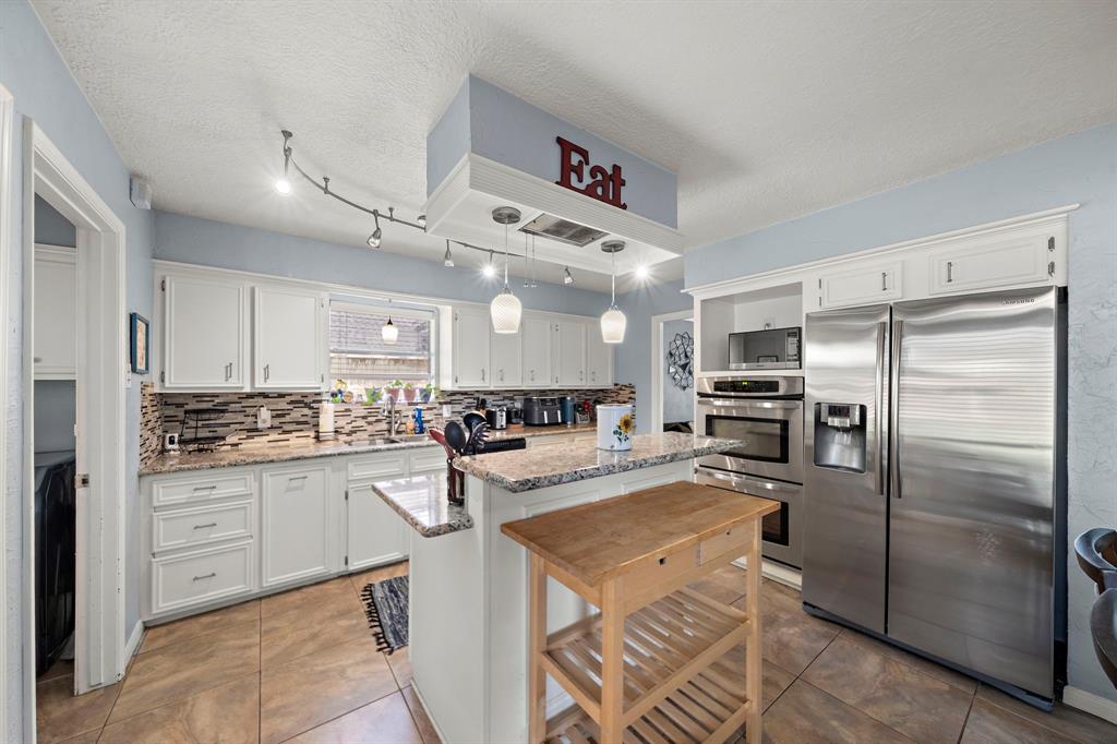 19719 Sweet Forest Lane, Humble, Texas image 7
