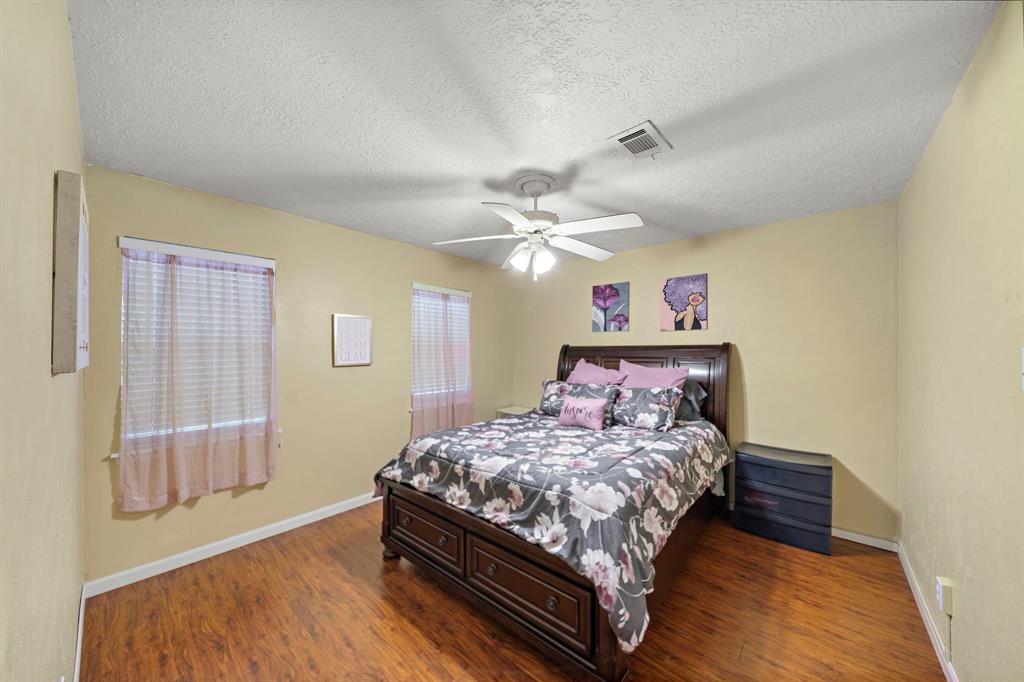 19719 Sweet Forest Lane, Humble, Texas image 13