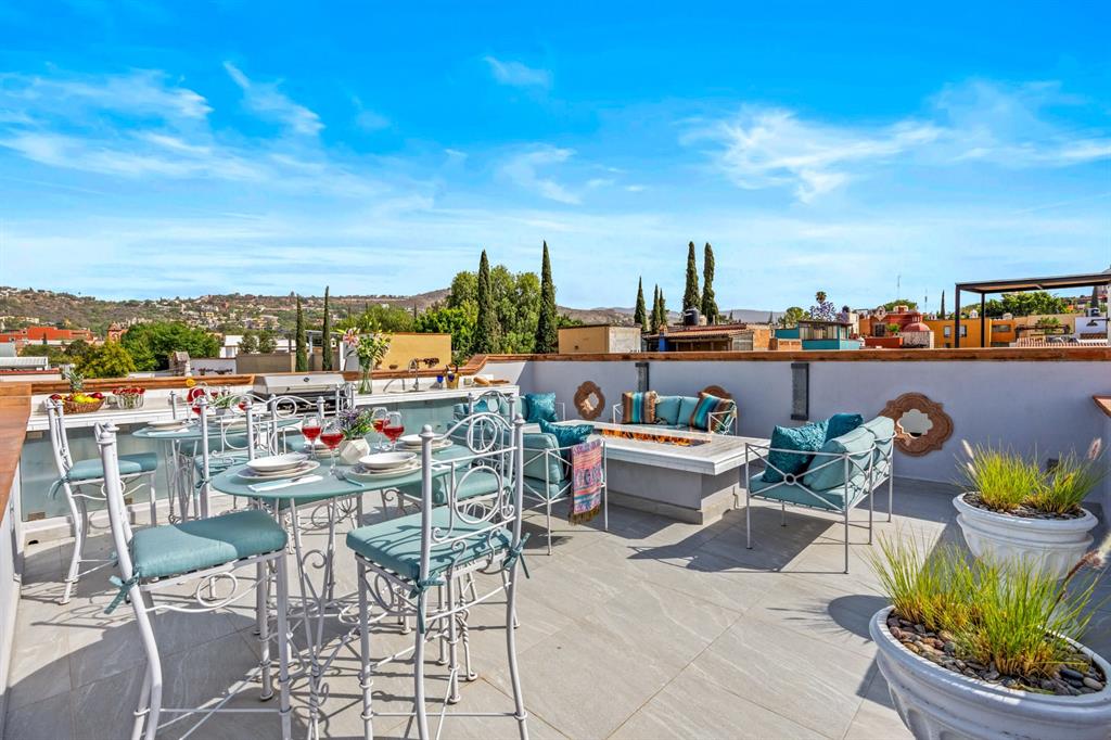 37750, Mexico, 4 Bedrooms Bedrooms, ,6 BathroomsBathrooms,Residential,Active,167040