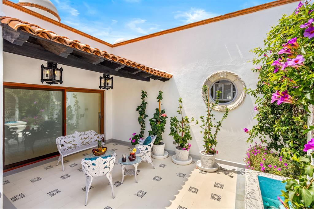 37750, Mexico, 4 Bedrooms Bedrooms, ,6 BathroomsBathrooms,Residential,Active,167040