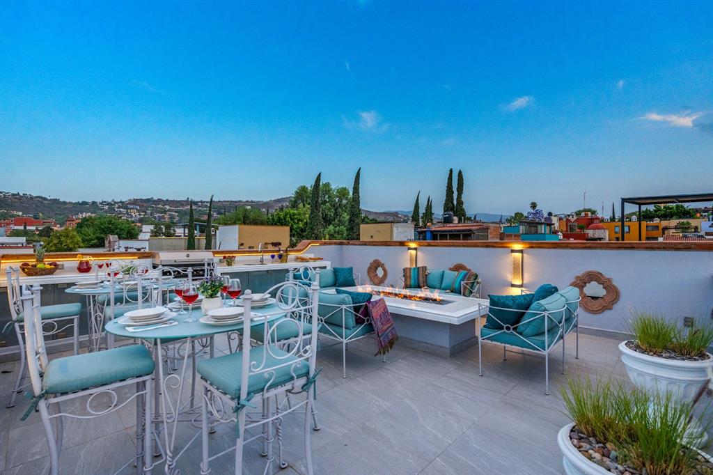 37750, Mexico, 4 Bedrooms Bedrooms, ,6 BathroomsBathrooms,Residential,Active,167040